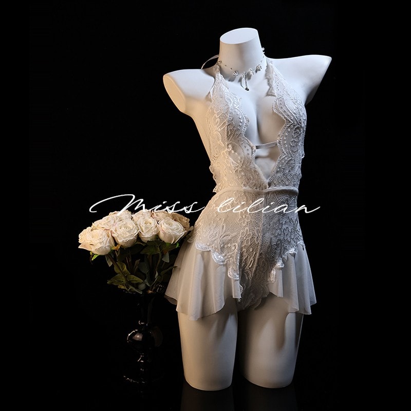 Bộ đồ ngủ khoét ngực sâu chữ V quyến rũ gợi cảm