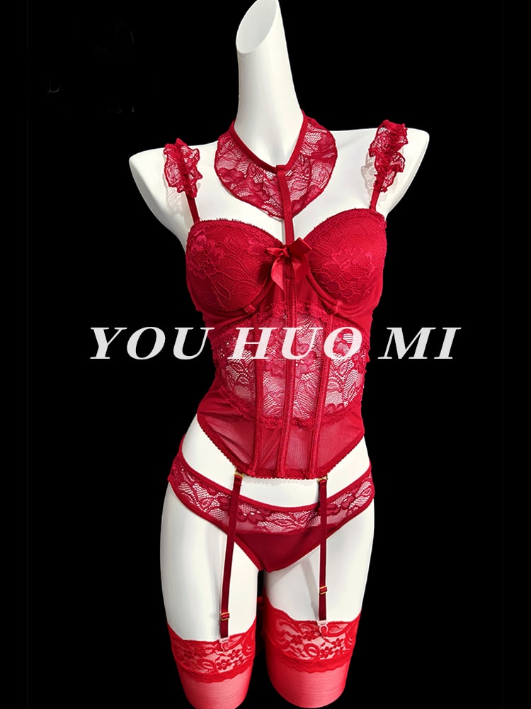 Bộ đồ ngủ ren xuyên thấu gợi cảm