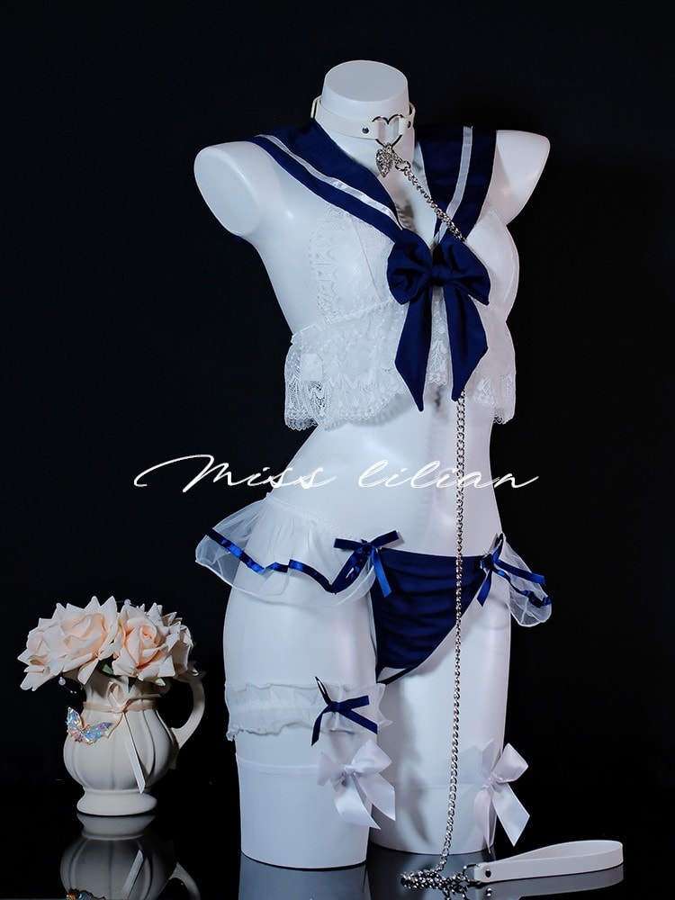 Bộ đồng phục thủy thủ ren mỏng xuyên thấu ngọt ngào và gợi cảm